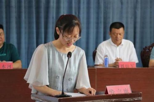 學(xué)生代表.jpg